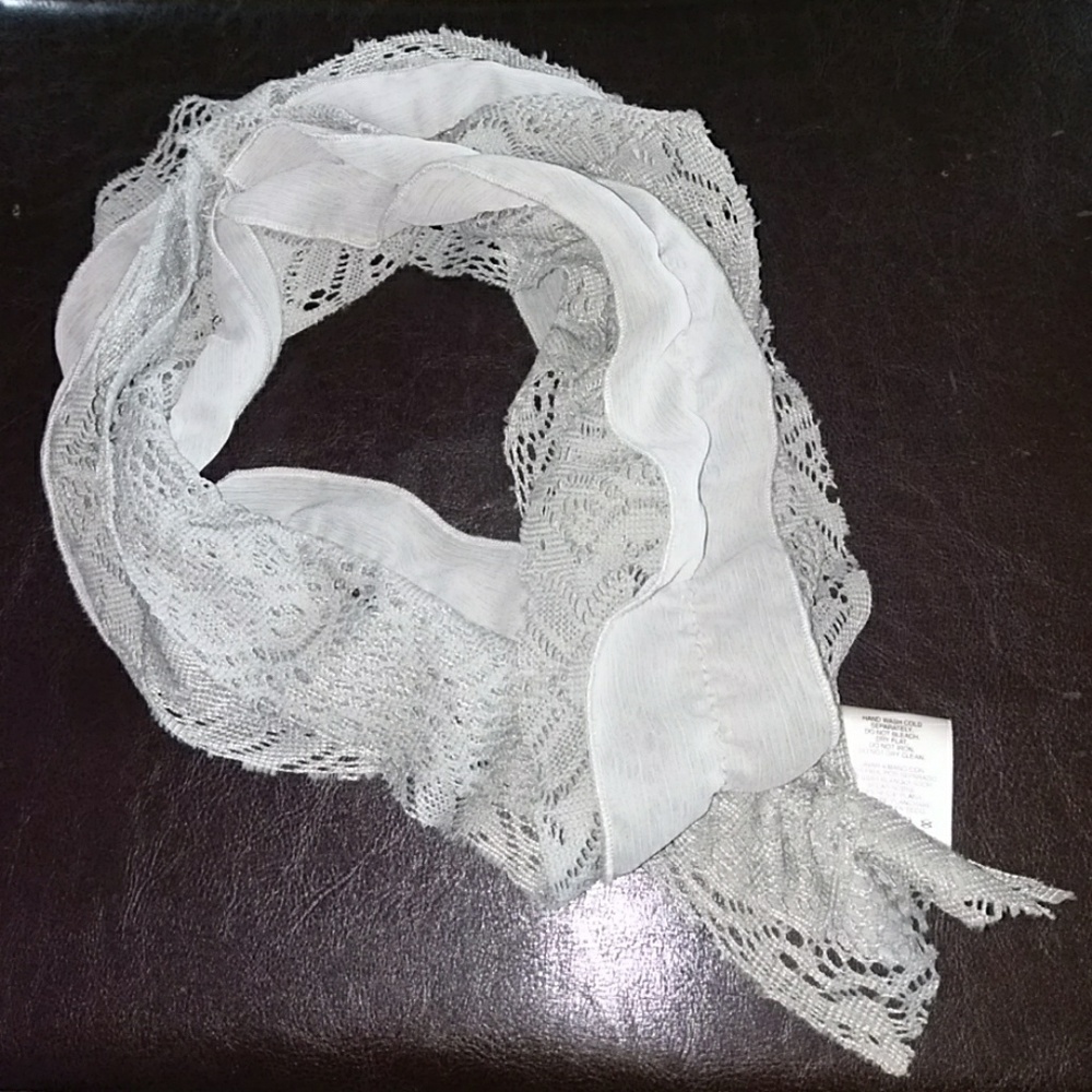 Light grey scarf